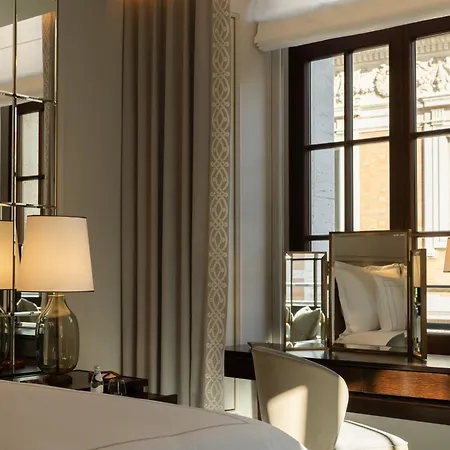 Corinthia Hotel