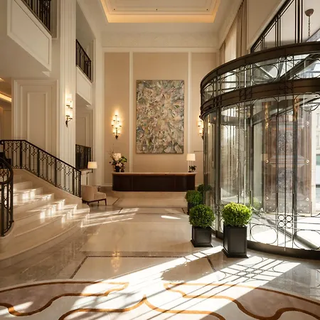 Corinthia Hotel