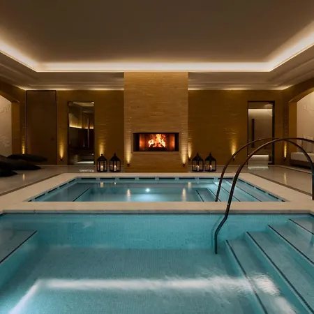 Corinthia Hotel