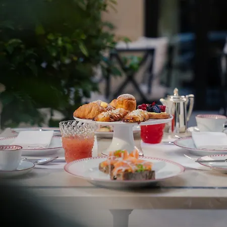 Hotel Corinthia