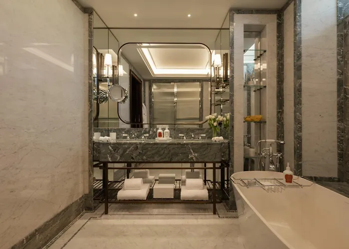 فندق Corinthia 5*